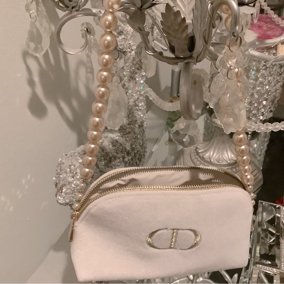 Beautiful Dior velvet bag with pearls - Picture 6 of 7